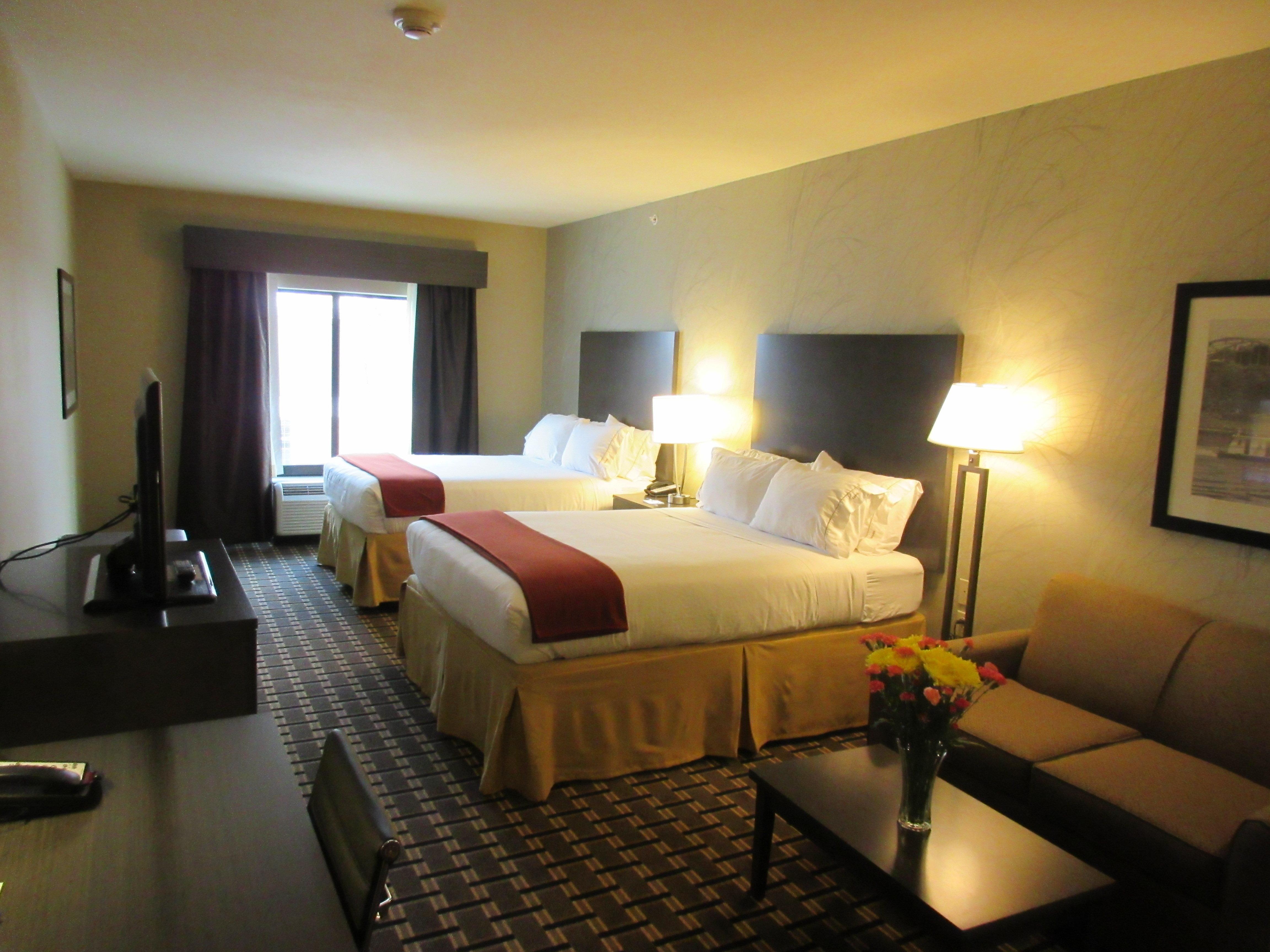Holiday Inn Express & Suites Butler, An Ihg Hotel Exterior photo